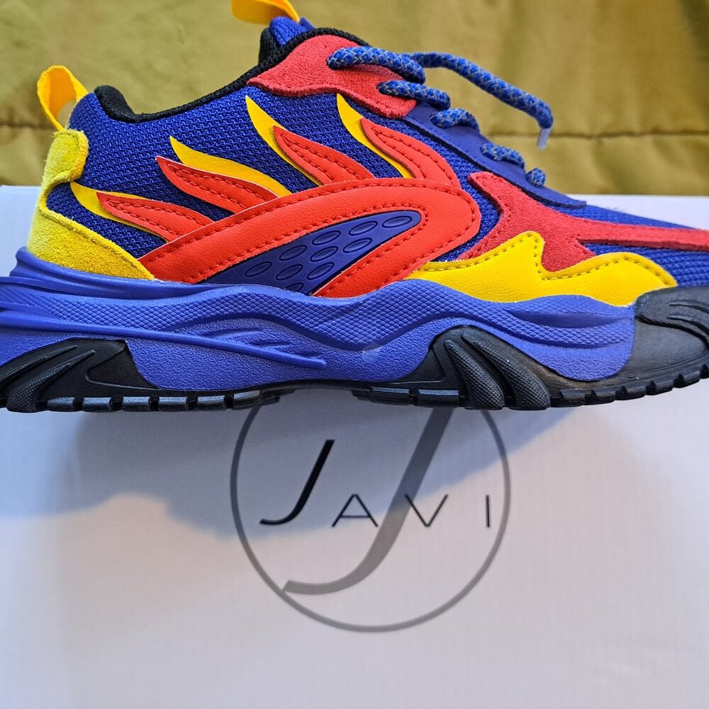 Javi  boy's size 13 NIB basketball sneakers brand new kids